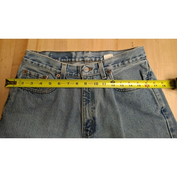 Vintage 90s Women's Levi's 560 Jeans, Size 10 M, Light, Loose Fit Straight Leg - Picture 3 of 7